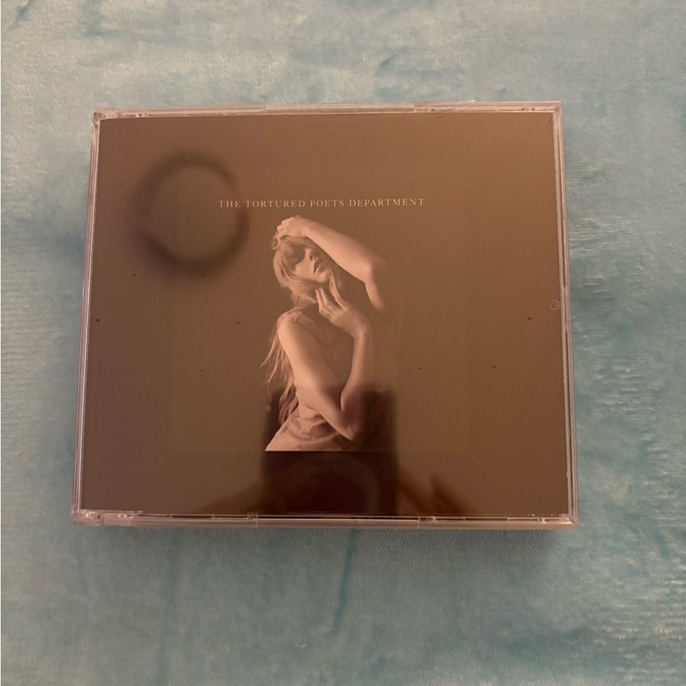 SEALED Taylor Swift TTPD the Black dog collectors edition